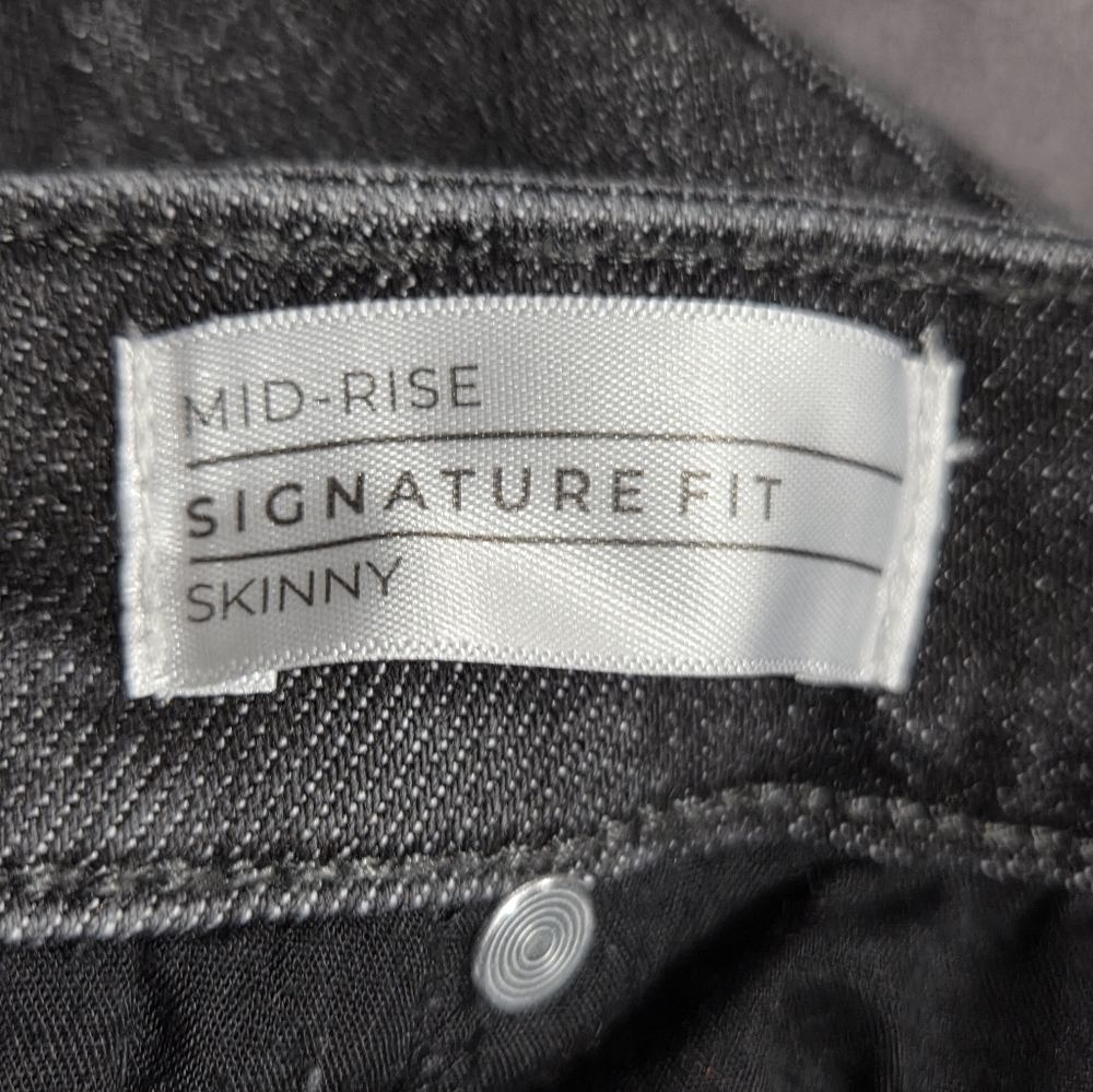 Lane Bryant Signature Fit Mid Rise Skinny Black Jeans Plus Size 26P EUC - Picture 5 of 9
